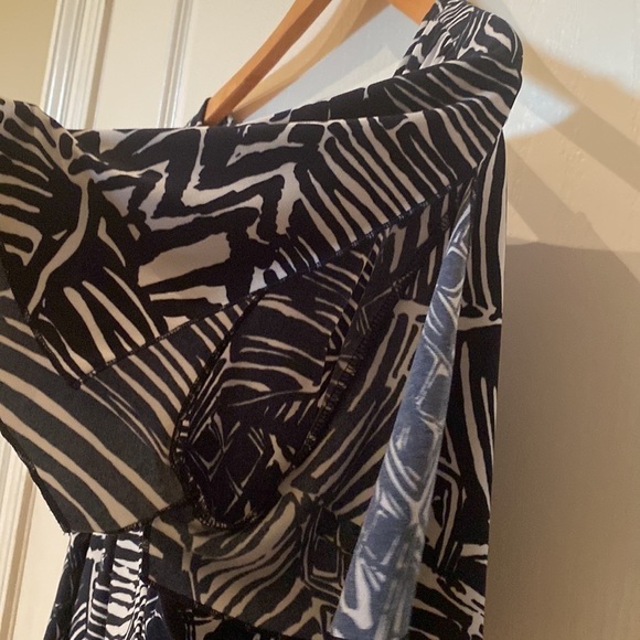 Chaps size XL Crisscross front flutter short sleeve - Picture 3 of 6